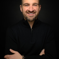 Chris Auer estimated net worth profile