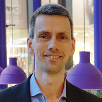 Daniel Roos estimated net worth profile