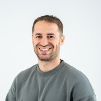 Roq Xever estimated net worth profile